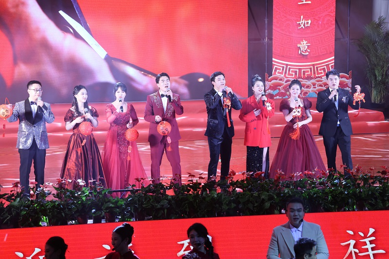 11. 欢歌贺新春 (1).jpg